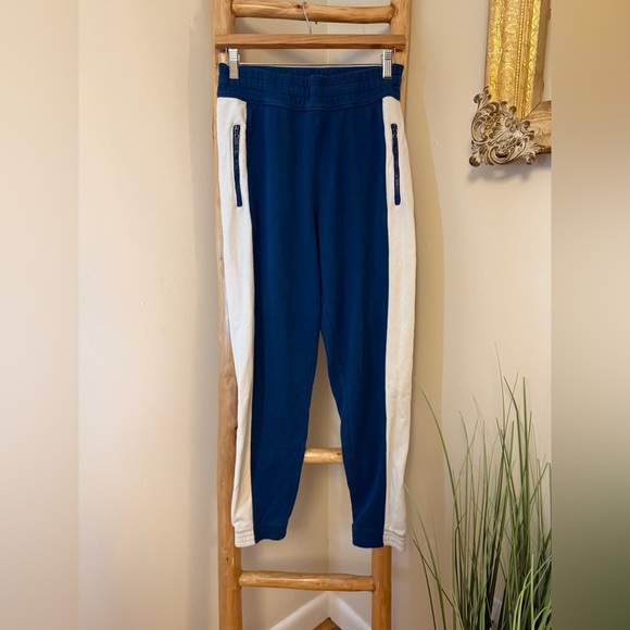 Fabletics Joggers Teal Aqua with White Side Stripe Zippet Pockets Small - Picture 1 of 4